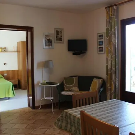 Zuccale - A 200 Mt Dalla *